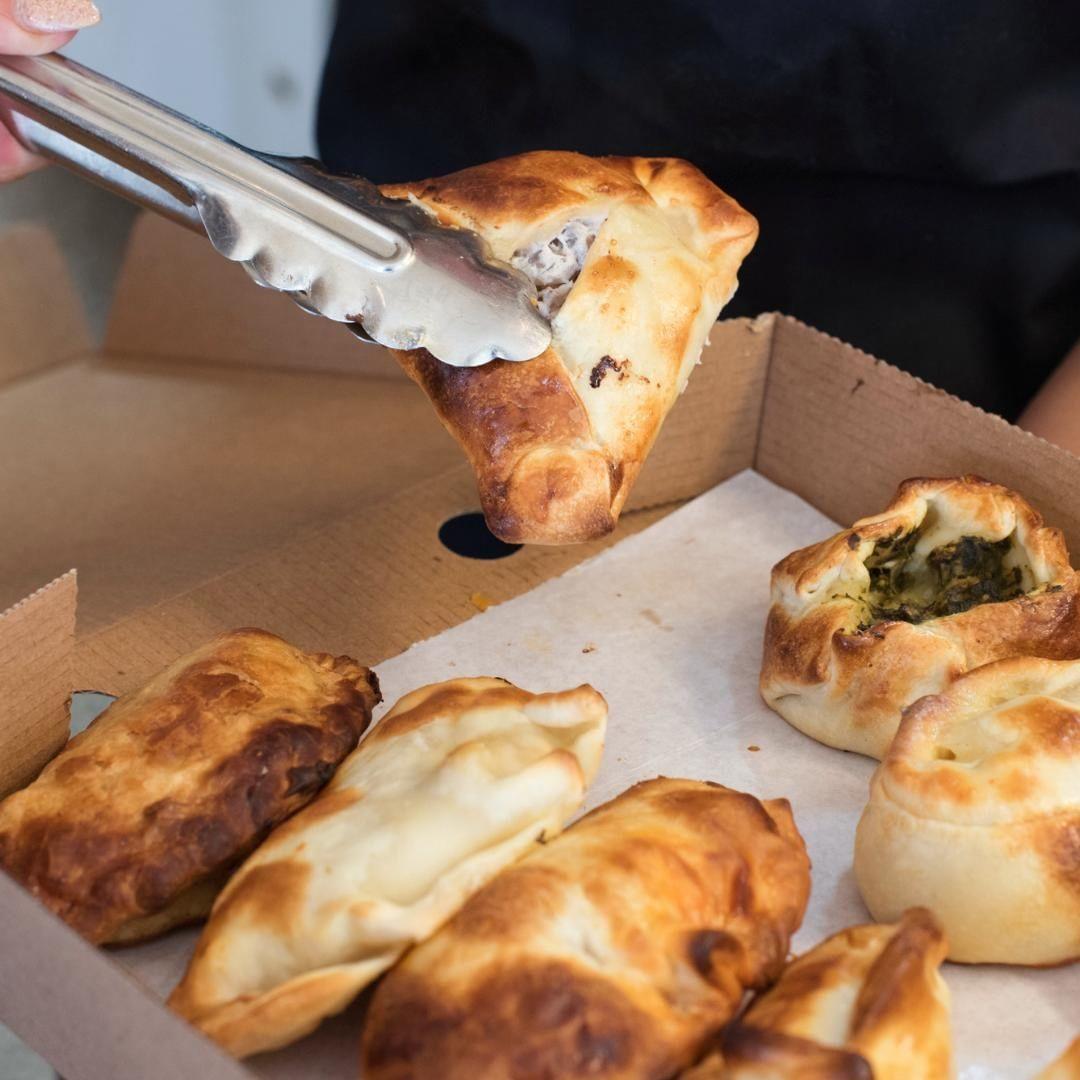 Just the pick-me-up we were looking for today! Make desk duties a little more enticing with a delivery of our empanadas to your office... bit.ly/AbastoDeliveroo
