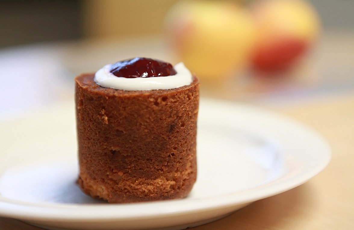 Sisaministerio's tweet photo. Tänään liput liehuvat kansallisrunoilijamme J. L. #Runeberg'in kunniaksi - Idag flaggar vi för vår nationalskald J. L. Runeberg #liputus #liputan #flaggar https://t.co/Mks7NGn72Y