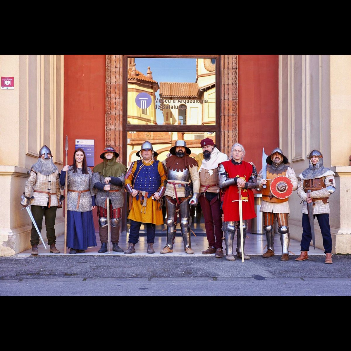 Alma Cubrae (@almacubrae) on Twitter photo Foto final de grup després d'acabar les lluites 👏👏👏 📷 @Albert_Collado #almacubrae #macbarcelona <a href="/macarqueologia/">Museu d'Arqueologia de Catalunya</a> #Barcelona Foto final de grup després d'acabar les lluites 👏👏👏 📷 @Albert_Collado #almacubrae #macbarcelona <a href="/macarqueologia/">Museu d'Arqueologia de Catalunya</a> #Barcelona