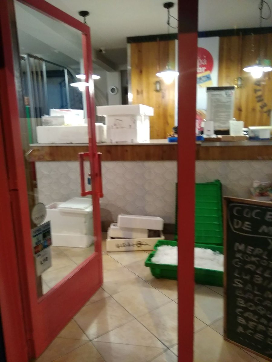 papamarmadrid's tweet photo. Con muchas ganas de empezar la semana como a nosotros nos gusta .. ¡con pescado fresco! ¿A que esperas para hacer tu pedido?

#FelizLunes #PescaderíaMadrid #Pescado #ProductosFrescos #Fish #Fisher #Madrid #ProductosDeCalidad #Productosdetemporada https://t.co/CnzrMlltsE