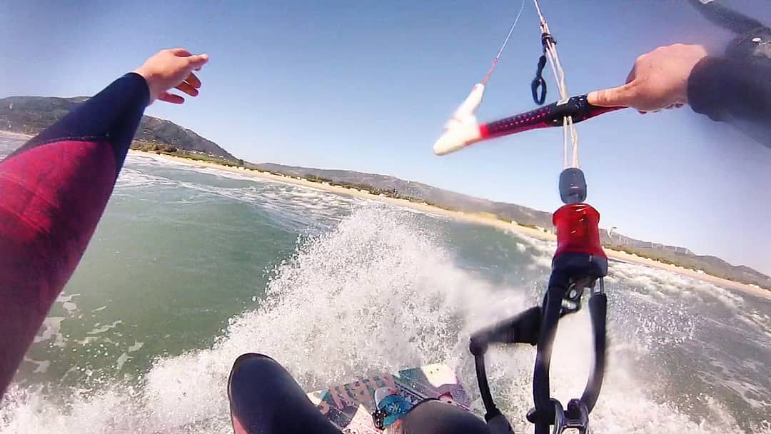 Enjoying weekend to the max! 💥🤘🏼 And you !? #kitesurf #kitesurfing #freedom #sendit