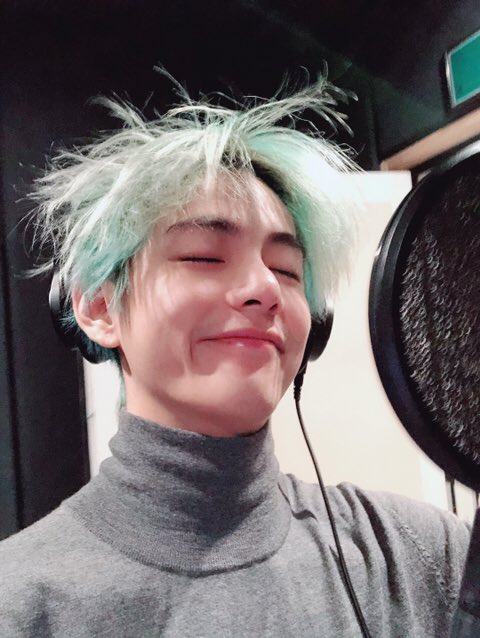 TAEHYUNG
04.02.2019 {08:08PM KST}
✎ The main character of Scenery is 

ARMY.