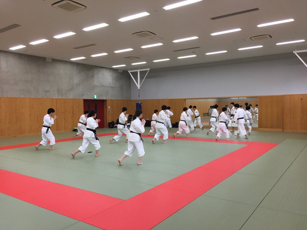 立命館大学體育會少林寺拳法部 Twitterren 2月2日から春休み練習が始まりました 昨日は原谷で1日練習を行い 級拳士は初めて飛び受け身を経験しました 16日の1日練も締まっていきましょー 春から立命館 少林寺拳法 Shorinjikempo 立命館大学