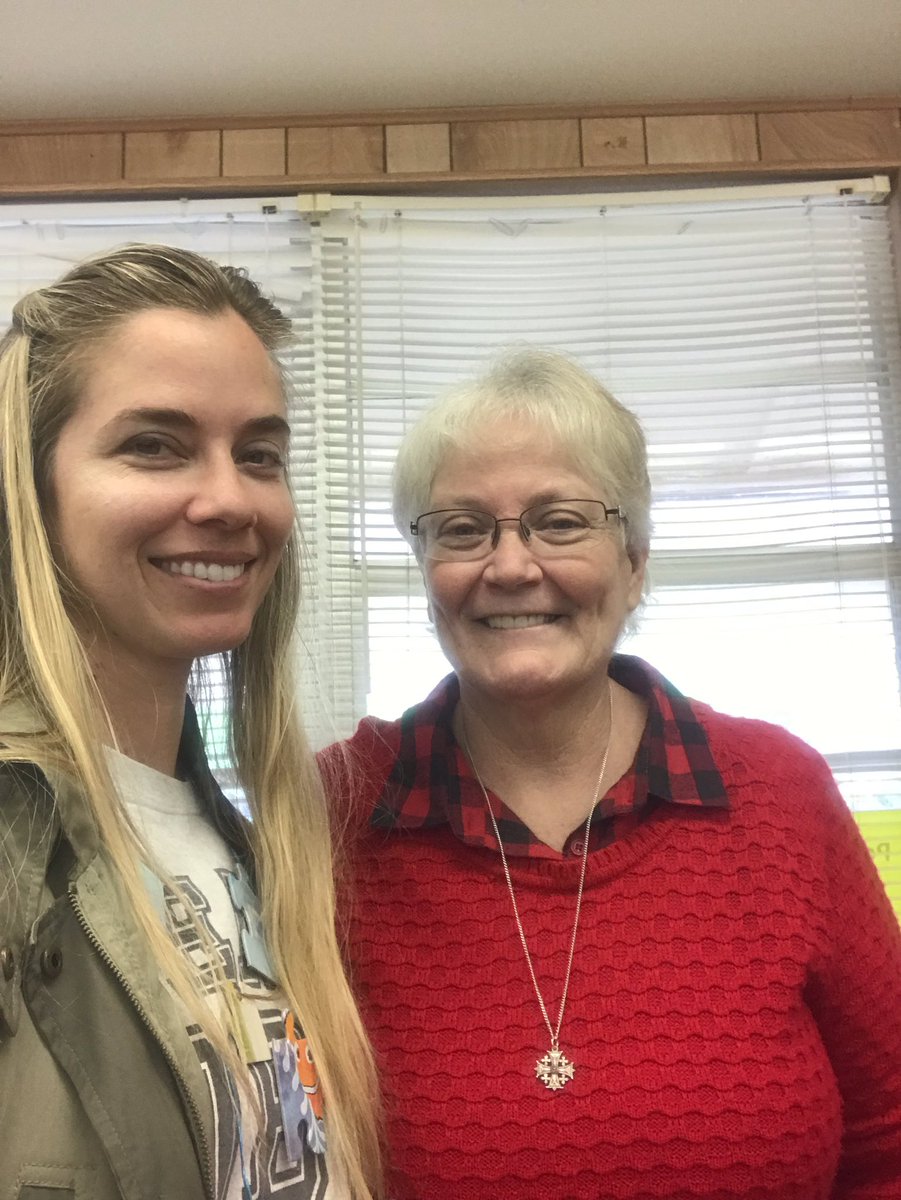 LohmannLauren's tweet photo. Thank you @SehayShannon and @JulieReheiser for the mystery book reader surprise guest! Such a fun way to end #LiteracyWeek
#visualvocAb #bookmarks https://t.co/P9o9xnSSAI