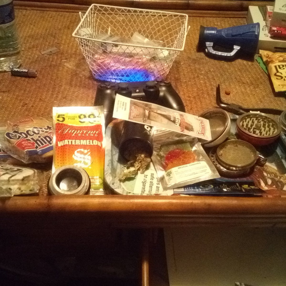 FosterChild9's tweet photo. #420 #highrapper https://t.co/BIJtGAJ16L