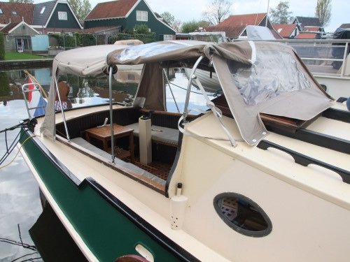 MultishipsWW's tweet photo. In prijs verlaagd: zeer mooie #schouw, bj. 1983, afm. 10.75 x 3.80 x 0.65m. #Vetus 33 PK ('97) #boegschroef, 6 slppl. Nu voor € 19.950,-- https://t.co/08kZeiQmVP