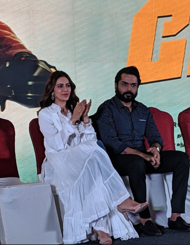 LittletalksYt's tweet image. This pair will rule this Valentine's day Box-office in kollywood 😉.. 

#DevPressMeet #devfromfebruary @Karthi_Offl @Rakulpreet @Jharrisjayaraj