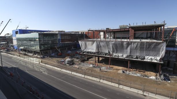 LarryBendesky's tweet photo. #ConstructionWorker dies after fall in airport elevator shaft- #ConstructionFall #Fatal4 #FallPrevention #FallProtection
https://t.co/zLp9kIuPs9 https://t.co/UYCSfsqehR