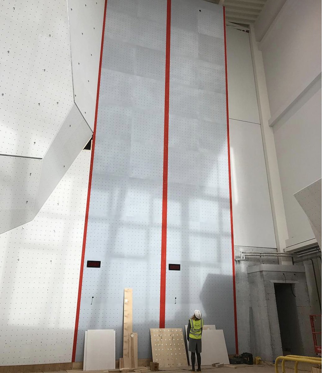 Entre_Prises's tweet photo. This blank canvas at the newly built @warwicksport will house a 15 metre speed wall ready for anyone wanting to take on the challenge of this spectacular vertical race. On your mark, set, go! ππ§ #EPBuilt #climbing https://t.co/GwszSxJoT9