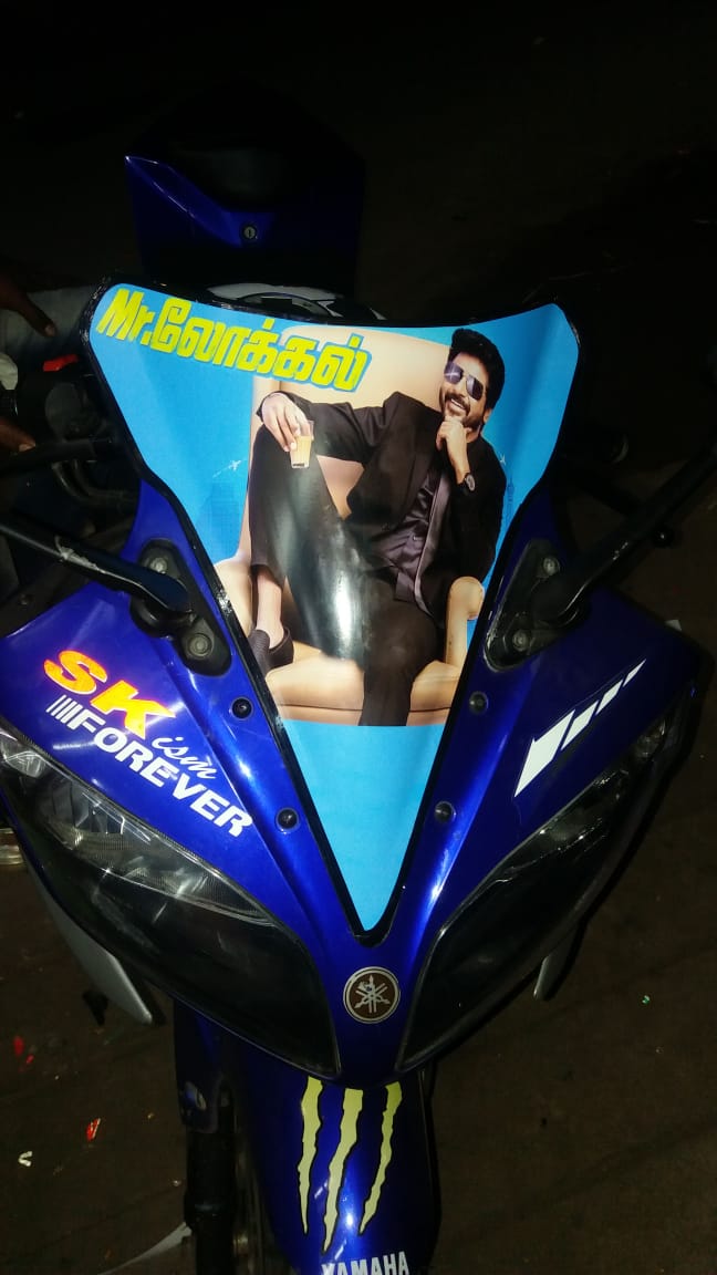 Online_SkFc's tweet photo. #PrinceSK Crazy Fan #BikeSticker 🏍😍
#MrLocal #MrLocalFirstLook
@Siva_Kartikeyan @StudioGreen2 https://t.co/x6RG4Xjcl1
