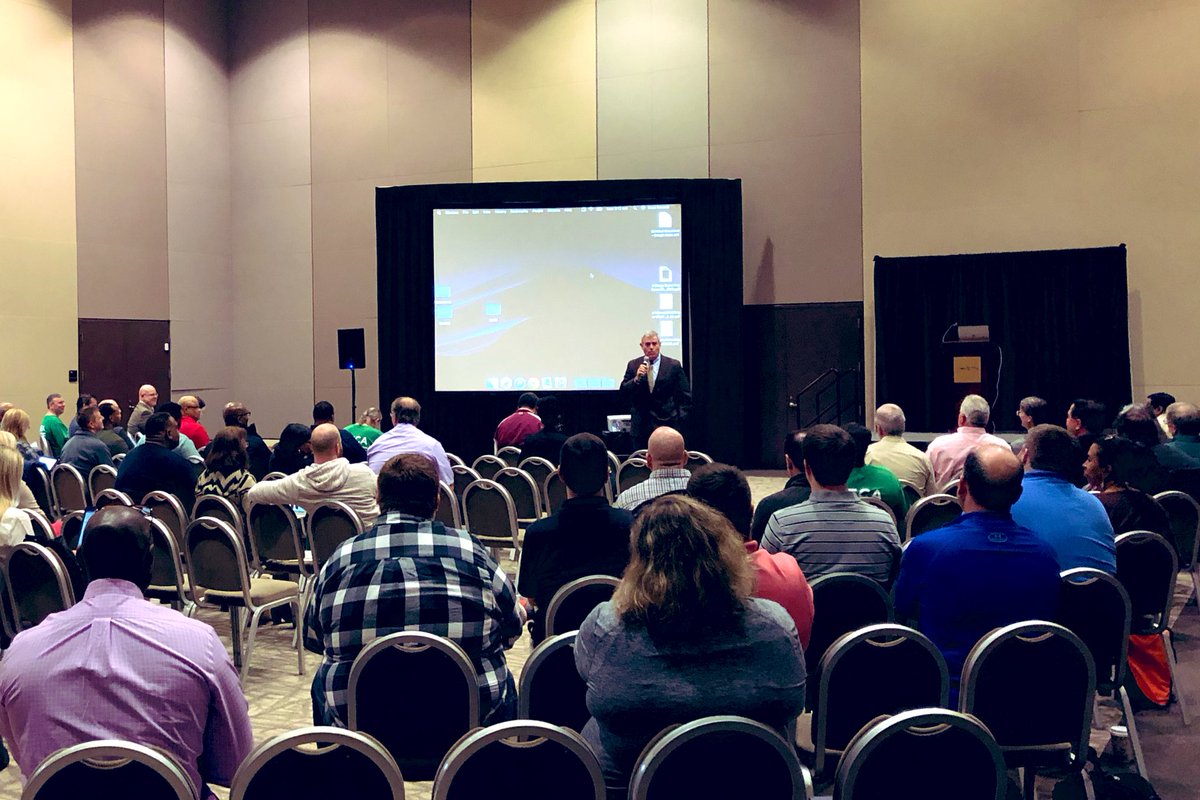 Ross_Randall's tweet photo. Thanks @PhilipGunnMS for speaking to @msmetla about the Mississippi Broadband Enabling Act. Thanks for helping move Mississippi forward. @PhilBryantMS https://t.co/6z6IwOy6It