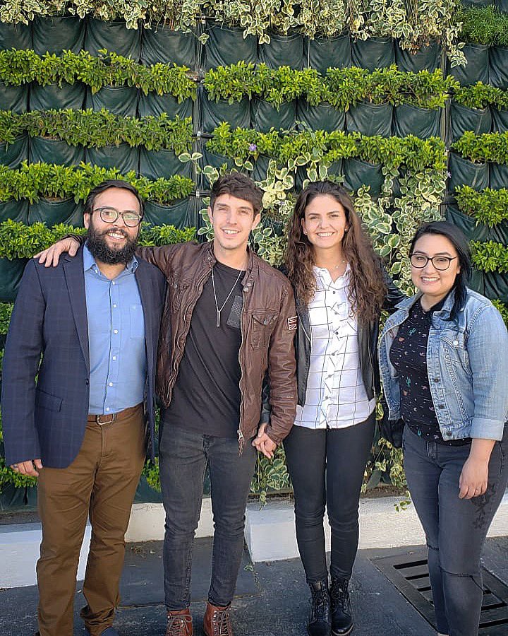 Renato_Briones's tweet photo. Gracias por todo @kikepavon y @nati.gutierrez90
Dios los bendiga, nos vemos en @explomusicfest #explomusicfest2019 #explomusicfest https://t.co/l9IxJZoNEm