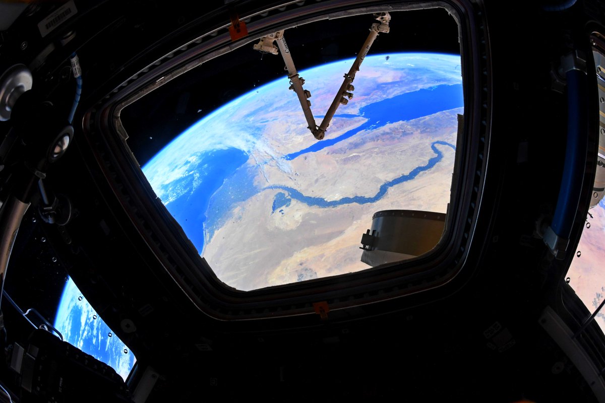The Nile River and its delta, striking green ribbon of life in the desert. “Egypt is the gift of the Nile.” – Herodotus. 
Le Nil et son delta, superbe ruban vert de vie dans le désert. « L’Égypte, un don du Nil. » – Hérodote. 
#DareToExplore #ExploringEarth #ExplorerlaTerre