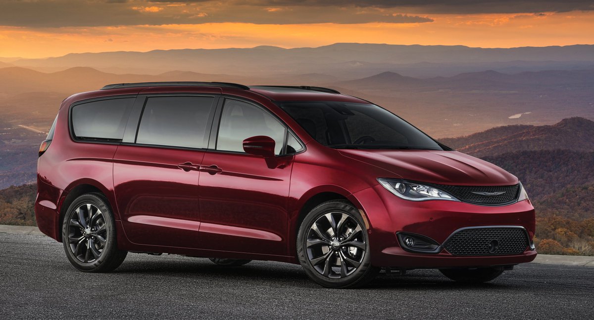 StellantisNA's tweet photo. 35 years ago, we created the segment. Now, we’re celebrating with the new 35th Anniversary edition of the @Chrysler #Pacifica and #PacificaHybrid: https://t.co/eiN0dE85Fy https://t.co/0KyImpmUSI