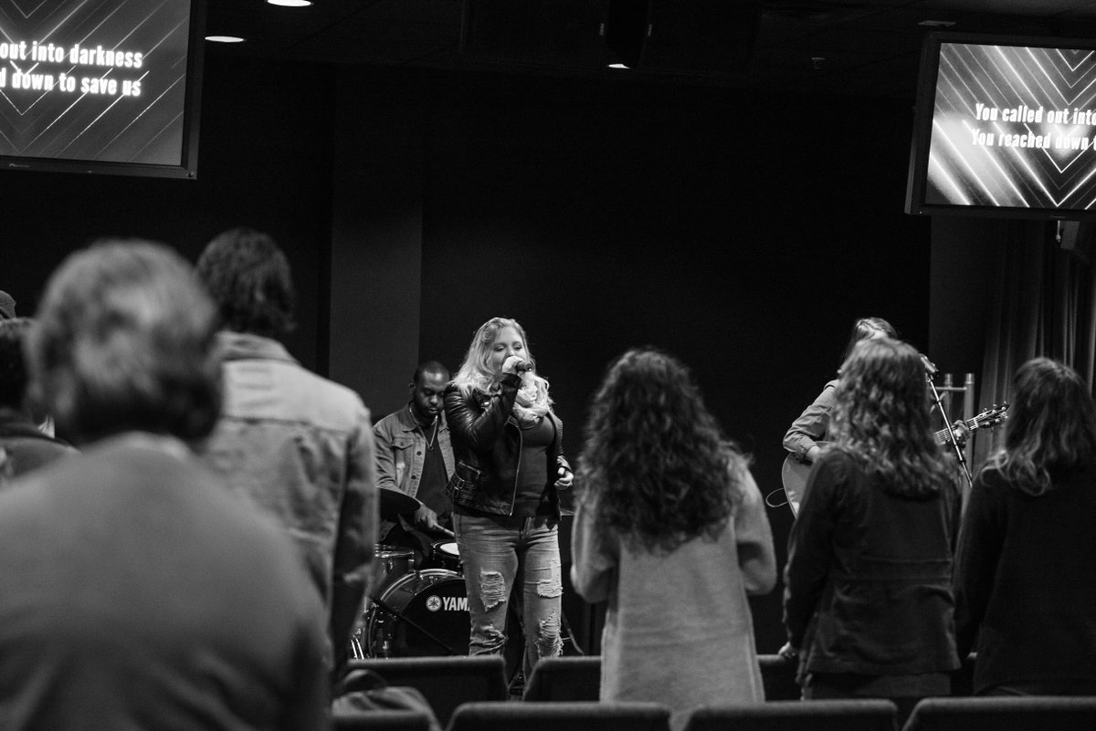 MannaInterns's tweet photo. We love starting the week off with Monday morning chapel. We pray that your week is blessed and filled with the many promises God has for you!

#theEXPERIENCE #CollegeInternship #Faith #Character #Leadership #MondayMorning #Chapel #GraceCollegeOfDivinity #MannaChurch #Worship https://t.co/ZqNFqRXKcx