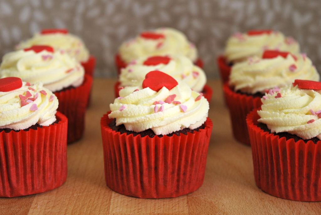 ❤️Our Valentine's specials are available for a limited time only so make you get your while stocks last! ❤️ #valentines #love #valentine #February #treat #ValentineDay #ValentinesDay2019 #Valentines2019 #cafe #cakes #cookie #heart