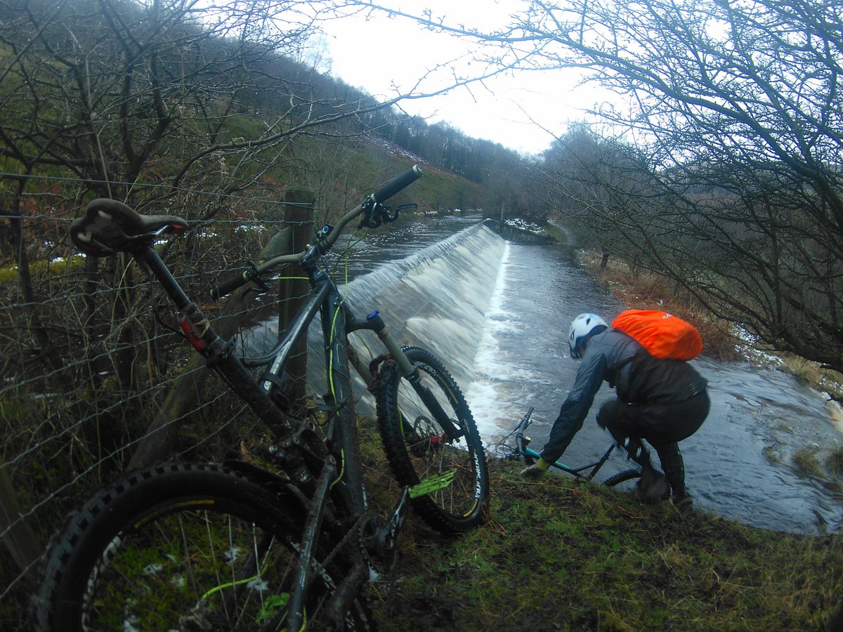 Ryanvxracing's tweet photo. Brilliant to be back to nearly full health and get out on the #cubebikes around #ladybower. #pedalpower #lifebehindbars #mtblife #mtb #bikelife #hills #peakdistrict https://t.co/i4YjfC6hFf