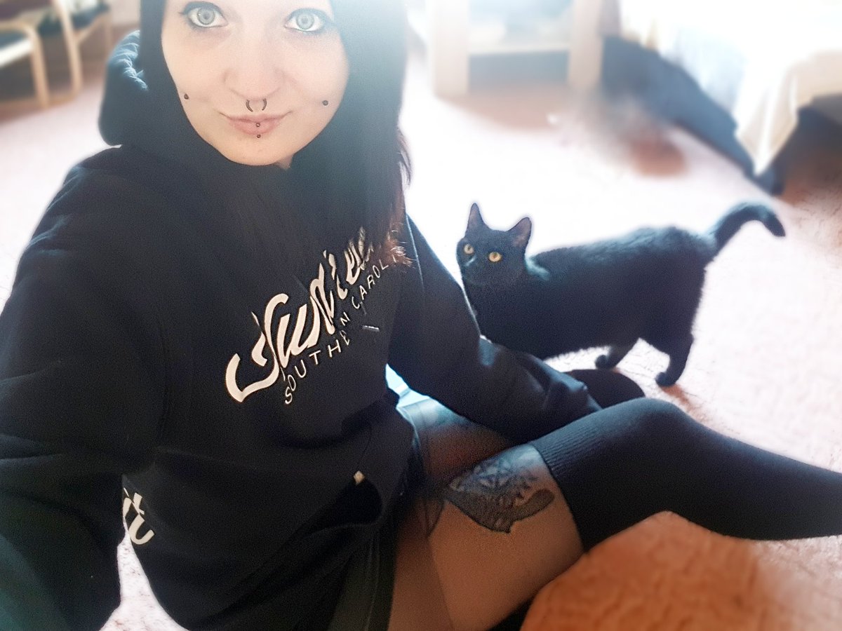 impericon_de's tweet photo. ๐ค schรถnen Montag, liebe @JulieNoir4! busy cat lady life. ๐
#cat #catstagram #selfie #me #overknee #tights #photography #hundreth #impericon #impericonlook #inked #pierced #tattooed
@impericon_de @impericon_uk @HUNDREDTH https://t.co/C77ZCiUDEE