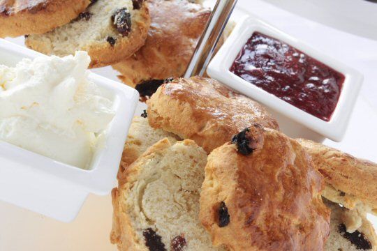 StickyBeakBlog's tweet photo. Sticky Beak's #AfternoonTea Recommendations https://t.co/fnRBzN5Qze @crootsfarm_shop @OrangeryDining @TeaMerchant @ChatsworthHouse @HartsNottingham @HiltonEMA @ChefLisaJean @RingwoodHall @BrownsMansfield @CuriousTavern https://t.co/zG65T9l2Me