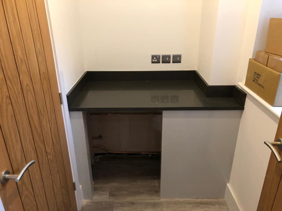 RockFabricatio1's tweet photo. This Calacutta Quartz by #istone ,with perimeters Charcoal Grey by @GlobalGranite
We love this combination, the use of dark quartz on a light base unit & the white with the dark grey veining to complement on the darker base unit brings balance to this simply stunning kitchen. https://t.co/FjPQGrOvsJ