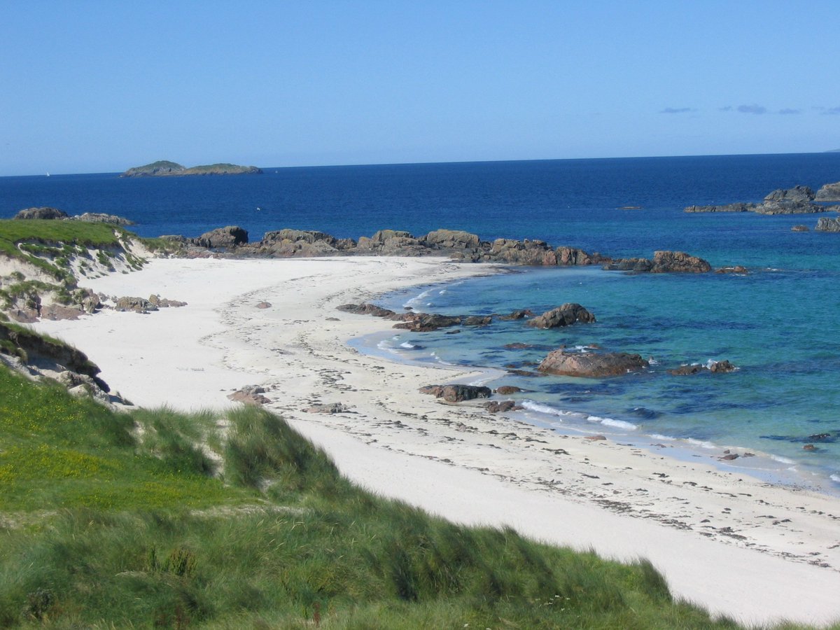 sailscotland's tweet photo. Monday blues? Pick yourself up by planning some #LegendarySailing to sink your toes into these sparkling sands this summer! โต๐๏ธ
Discover some of Scotland's most-beautiful beaches at https://t.co/Hb5LFHMCLX
๐ Camus Cul an Tabh, Iona https://t.co/vCs4DRmQdU