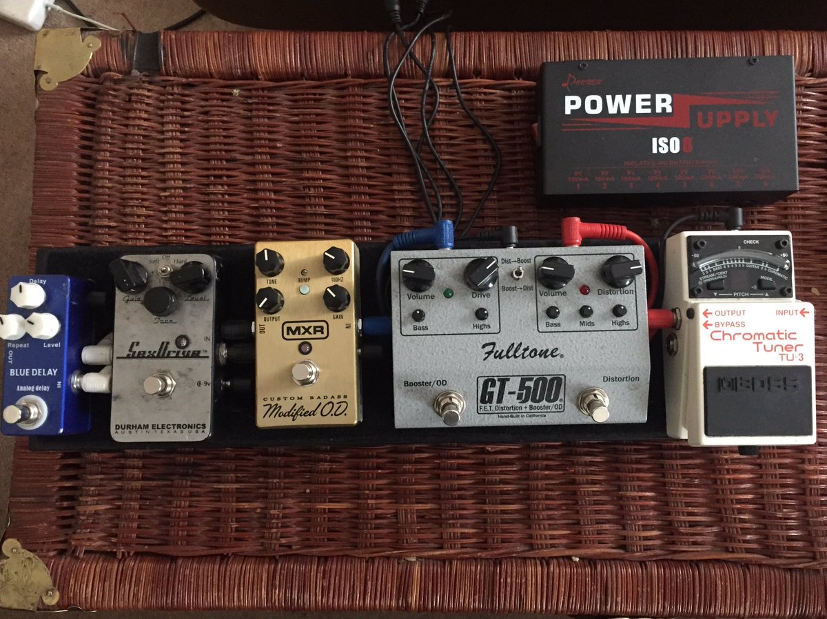 MilesCookman's tweet photo. New pedalboard layout #boss #durhamelectronics #fulltone #mxr #ebaydelay #donner @jimdunlopusa @bosspedals @Pedaltrain https://t.co/mIXKgRSx00
