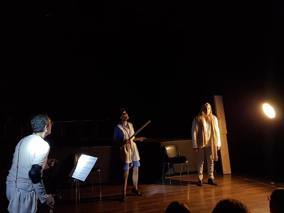 BIGLIETTO A SOLI 7€ + 3€ DI TESSERA

"IO SONO DON CHISCIOTTE, TU PUOI ESSERE SANCIO, LEI SARA’ DULCINEA E TUTTI QUELLI LA’ FUORI SARANNO IL CAVALLO"
Prenota subito chiamando
0677204149 - 0677076486 info@teatrolospazio.it