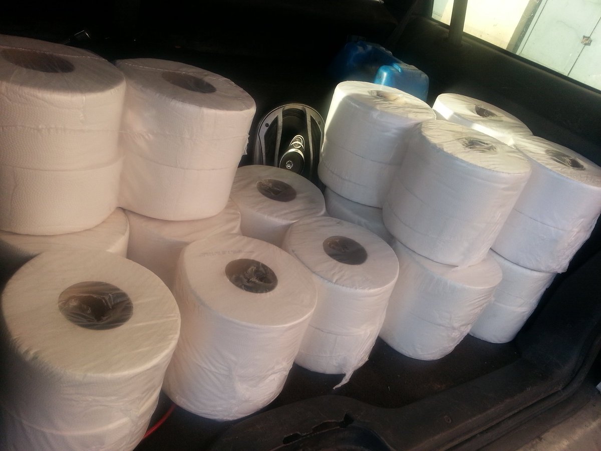 Papel higienico institucional bulto de 4 rollos de 9 pulgadas y bulto de 6 rollos de 9 pulgadas contactanos  servicio eficiente y confiable