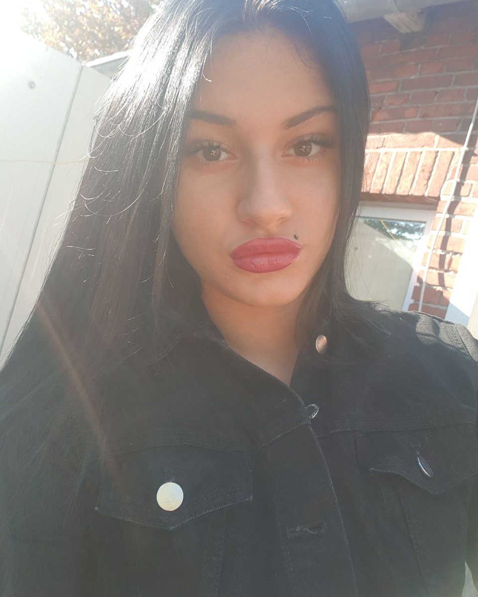 TeaParrish on X: Sunny day ☀️ but it's still cold 🥶 #girlsfromstudio20  #sunnyday @JasminDotCom t.co7VkDW6CtqI  X