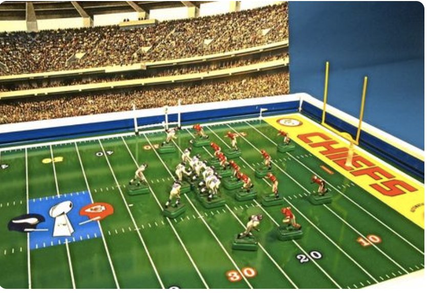 VikeFans's tweet image. Are over the age of 50?  If you are, then you might have played this Super Bowl IV version of electronic football featuring the Vikings.  An hour to set up and run 1 play, and 15 minutes between plays, but every kid who loved football wanted one!  #vikings @Super70sSports