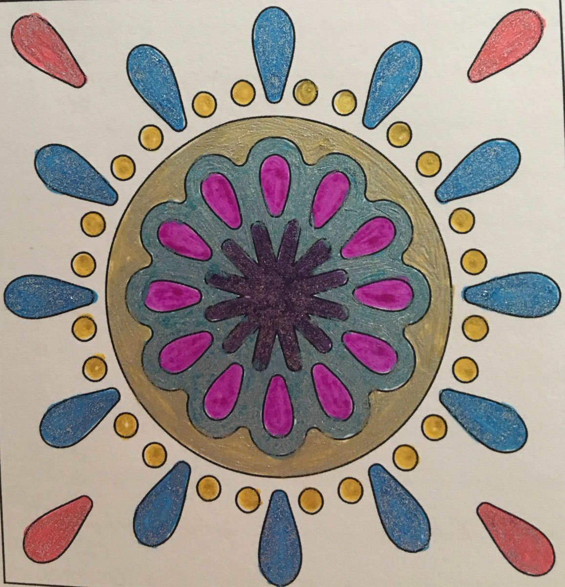 AtalantaWoman's tweet photo. What do you think? Color the background or keep it white? #ColorMyDayPlanner #ColorMyDayJournal #AdultColoring #MeditationColoring #Journaling #ColorTherapy https://t.co/HRcJBVuGTQ