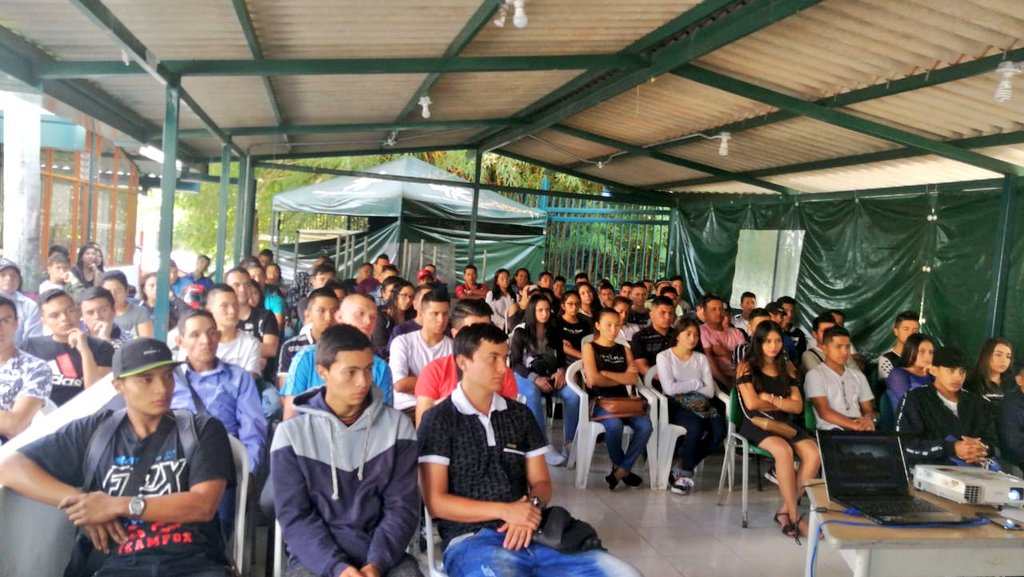 Farid_Figueroat's tweet photo. #FelizInicioDeSemana en el @SENAComunica recibimos con gran entusiasmo a los aprendices que llegan a los 117 Centros de Formación que tenemos en todo el país. Es un honor aportar a la construcción de su proyecto de vida. #BienvenidaSENA https://t.co/O5DznNqBJo