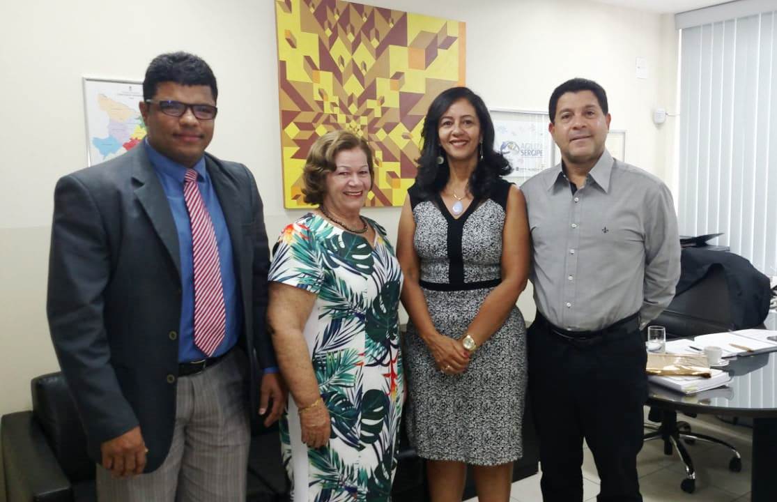 Jucese's tweet photo. Grande parceria da classe contábil, a Jucese recebeu, na manhã desta segunda-feira, a diretoria do Sescap/SE, que realizou visita com o intuito de reforçar os laços entre as duas instituições. #juntacomercial #jucese #sescap https://t.co/lucconk66Z