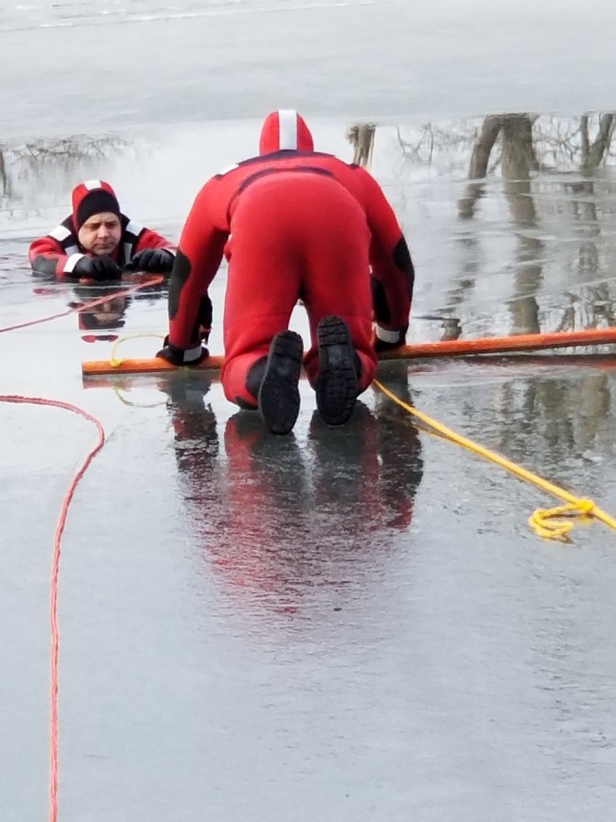 MFDOhio's tweet image. Firefighter Antonio Pittman to the rescue