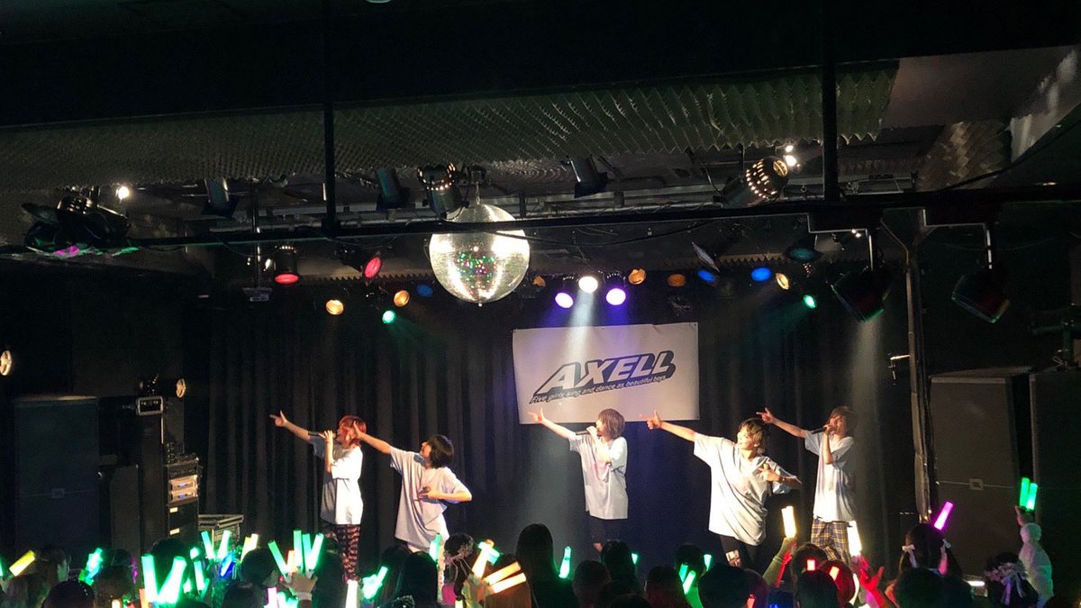 axell_official's tweet photo. 最後に！！！！！
AXELLに出会って下さって
AXELLに幸せを沢山下さって
AXELLを愛して下さって
本当に有難うございました🌈

その声はきっと届く
次のステージへ…！！！！！

またね😁😁😁😁😁

千知 #AXELL https://t.co/Bikni1zCYi