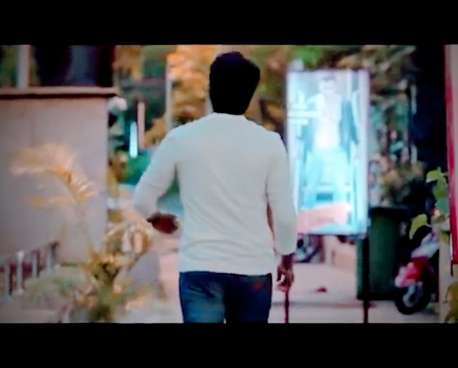 Naveen_Skfc's tweet photo. Gyus Guess ...Who Is This ? Which Movie? 
Comment Below ..😊👇 https://t.co/HXY4RfPFMn