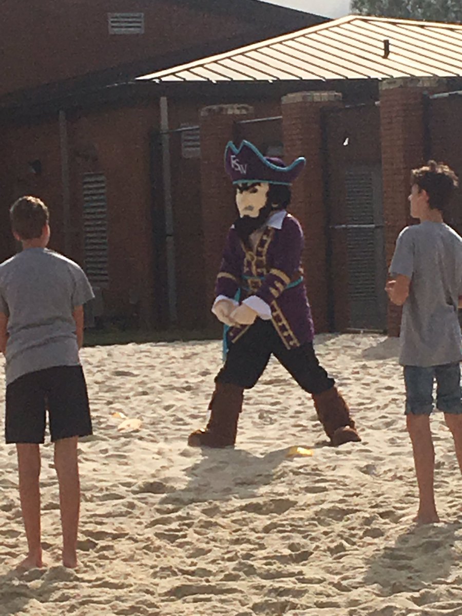 FSWC_Charlotte's tweet photo. Not everyone learns at the same pace #helpamascot @FSWCollege https://t.co/0NeVyIIpmP