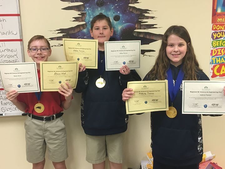 StepNoodles's tweet image. Langtree Lower represented BIG TIME at UNCC’s Regional Science Fair! We have 3 students advancing to state and 4 special awards. I was honored with the CASN Educator award this year. Great time to be a Lion!#sciencelabRULES @LangtreeCharter @CSUSAhq
