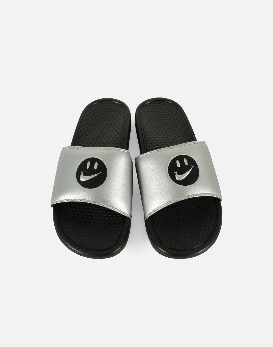 have a nike day sandals
