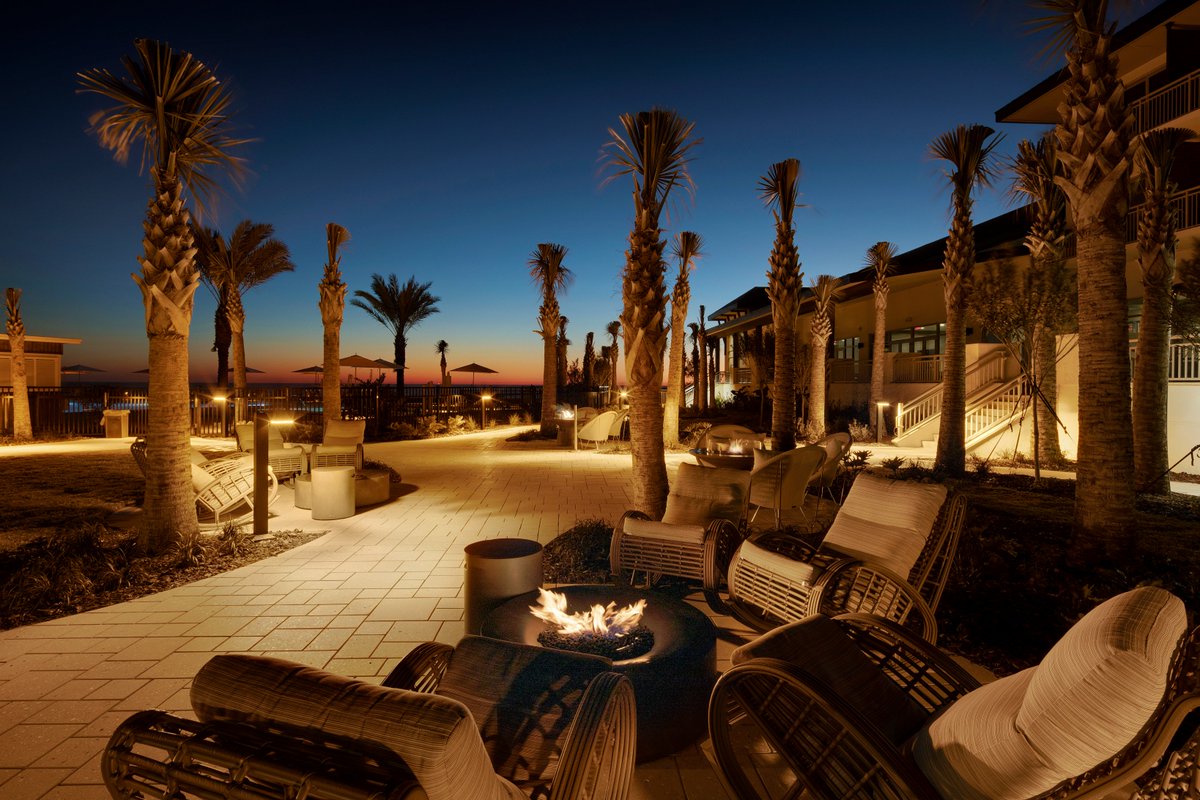 ESStAugustine's tweet photo. It doesn't get much better than a comfy rocking chair, warm fire, crisp air and ocean waves in the distance. ☺🌊🔥
Experience it for yourself. Book with us online at https://t.co/khEDIonRMx
#EmbassySuites #StAugustine #ESStAug #StAugustineBeach #BeachResort https://t.co/kaSV2t5JnP