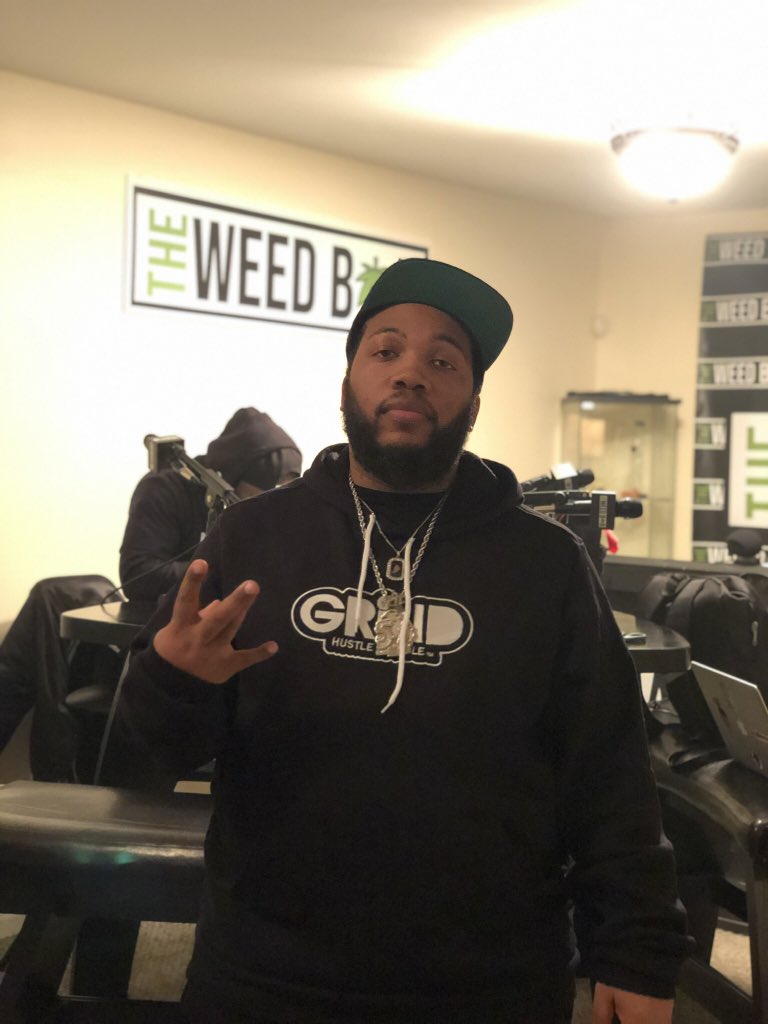 H4LMoeMoe's tweet image. Grind x Hustle x Bubble