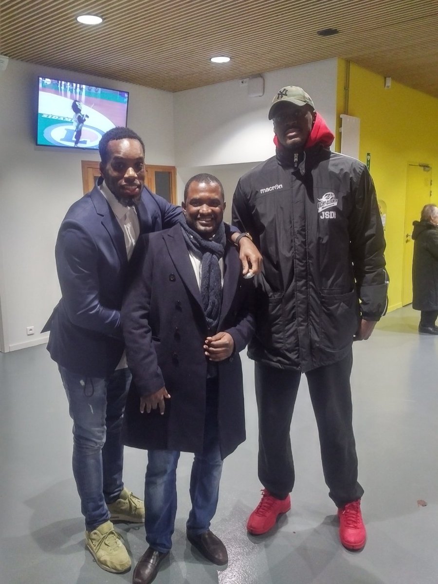 Carlo Vieira tweet media