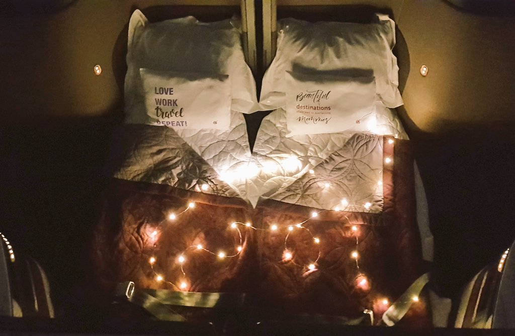OnTheRoadToYou's tweet image. Here&apos;s my entry for the #avgeekfairylightchallenge on the #QSuite on @qatarairways A35K. @akinsoul