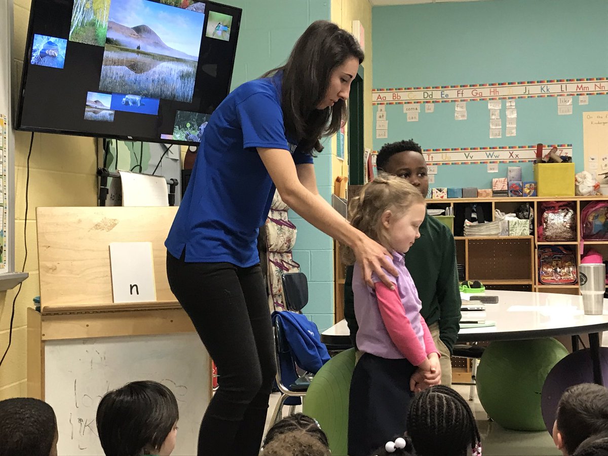 Big fun <a href="/IESGators/">Isenberg Elementary</a>! @LyndsayWBTV taking weather.  I wonder who that precious little girl is...#weathertalk #granddaughterofWOTUS