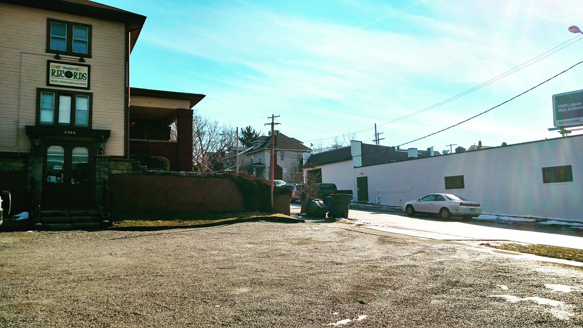 LostWeekendLPs's tweet image. Monday 50+ degrees only a few days after -3. Snow and ice in the parking lot melted away. 
11am-7pm open today.

#recordstore #columbusohio 
#everydayisalostweekend