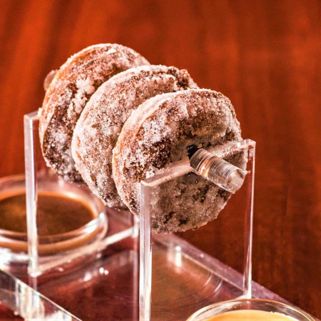 FixLV's tweet image. Get Baked. 
Baked Banana Donuts, that is.

Check out our Dessert menu: goo.gl/r3nrtv