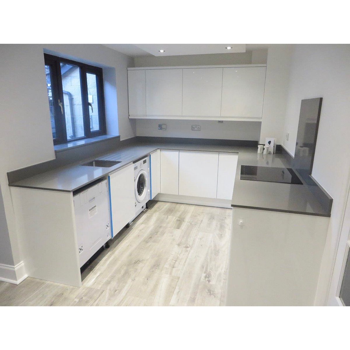 cardiffmarble's tweet photo. Mrs J wanted something practical and affordable for their new kitchen in Pontypridd. They selected QF Light Grey Quartz surfaces. #cardiffmarble #cardiff #kitchen #newkitchen #quartz #granite #interior https://t.co/a3SSh5D7TO
