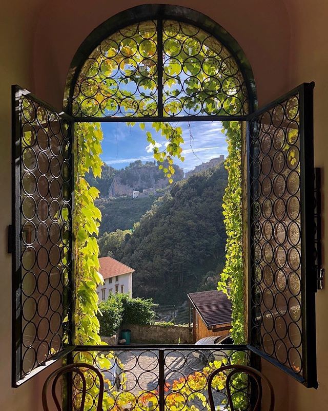 Airbnb's tweet photo. Our most-liked Instagram photos of 2018 were taken in all corners of the world—each one 'grammed by an Airbnb guest.
To get on the 2019 list, tag your photos with @airbnb.
https://t.co/DGwz6jNzft https://t.co/u3ZqzH2dOR