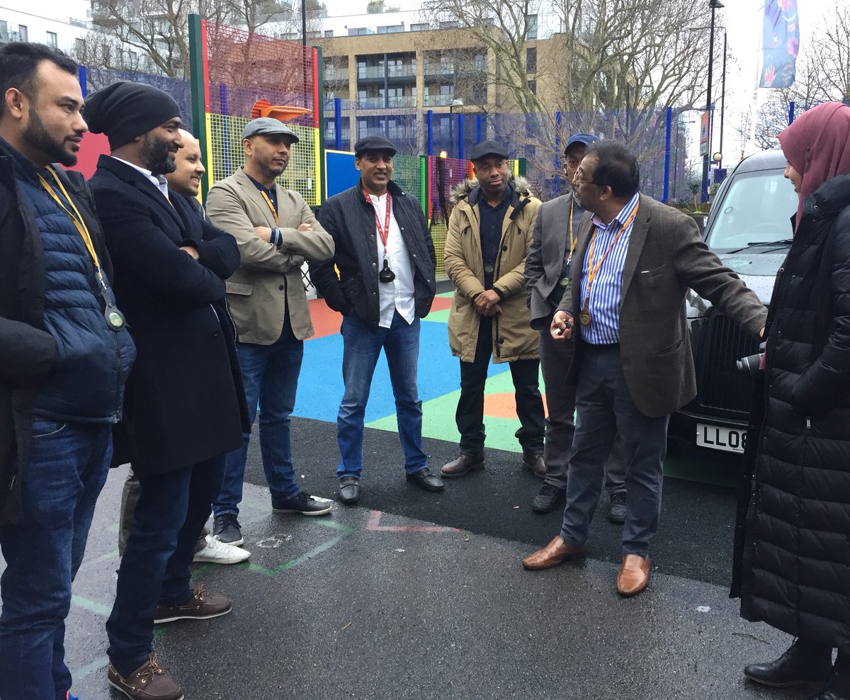 MayflowerSch's tweet photo. Look at all our lovely Taxi Drivers! Thank you for visiting #Mayflower #RayClass #MatisseClass https://t.co/ftgOgu0MA1