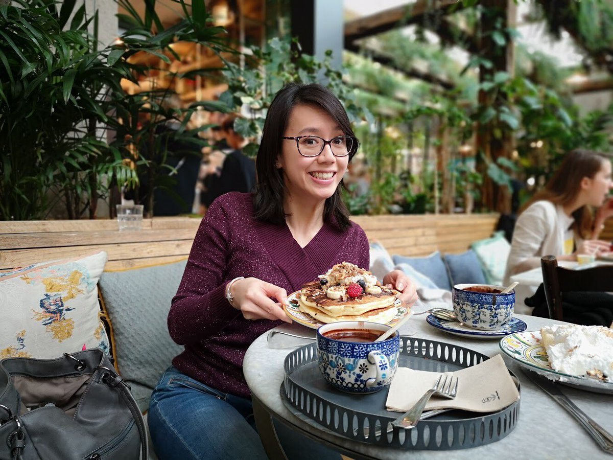 saeko_doyle's tweet photo. Sisters reunited! That place is so beautiful!! #fatweekend #pancakelover #lafelicita #stationf https://t.co/nLvuhgiDDp